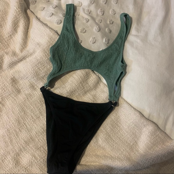 one piece bikini - Picture 2 of 3